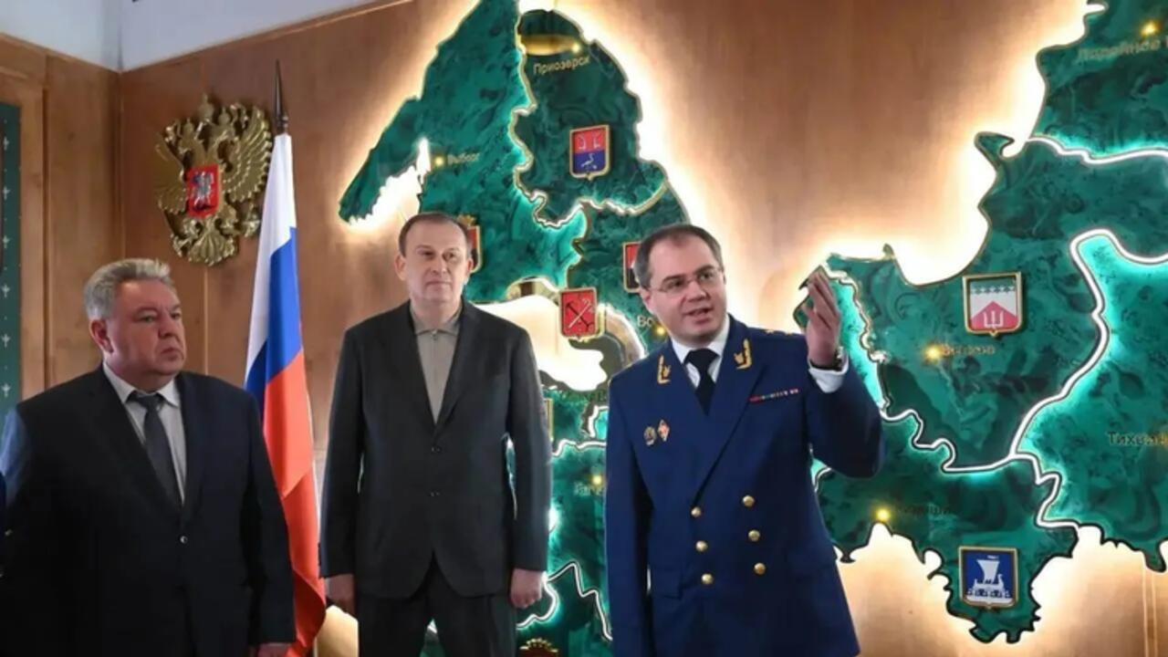 Александр Дрозденко открыл музей в здании прокуратуры Ленобласти