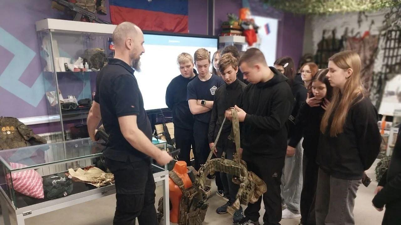 Ленинградцы отмечают День Героев Отечества