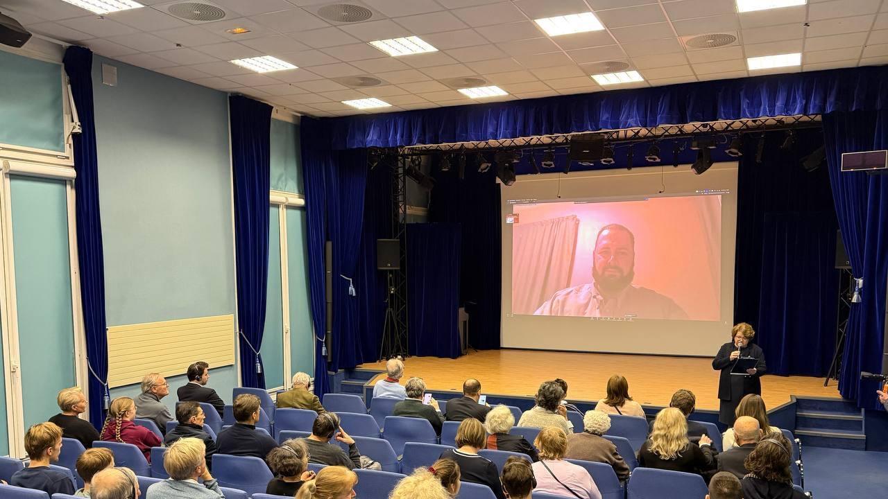 Чтобы знали и помнили: телемост с Парижем прошел в День полного освобождения Ленинграда от блокады