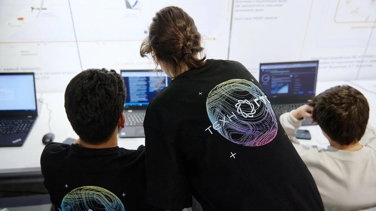 Ученик Гатчинской школы № 9 Максим Курятков сдал нормативы ТехноГТО на золотой значок