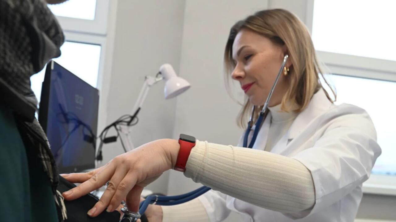 Ленобласть нарастила приток врачей в регион и готова усиливать поддержку