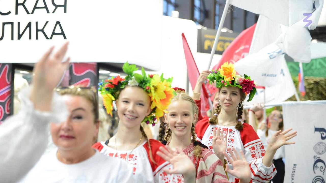 Делегация Ленобласти примет участие в марафоне «Россия — семья семей», который откроет Год единства народов России