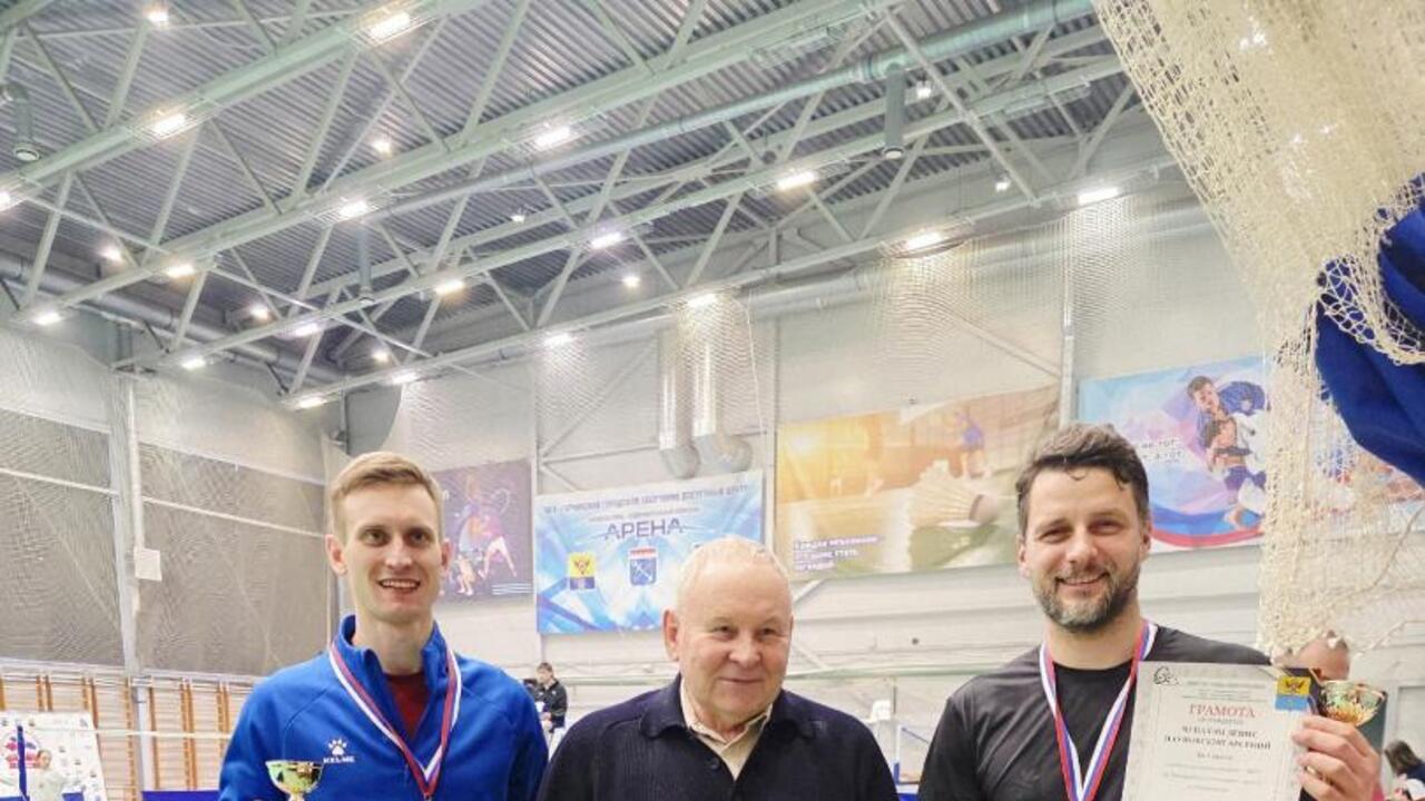 В «Арене» прошёл Чемпионат Гатчинского округа по бадминтону