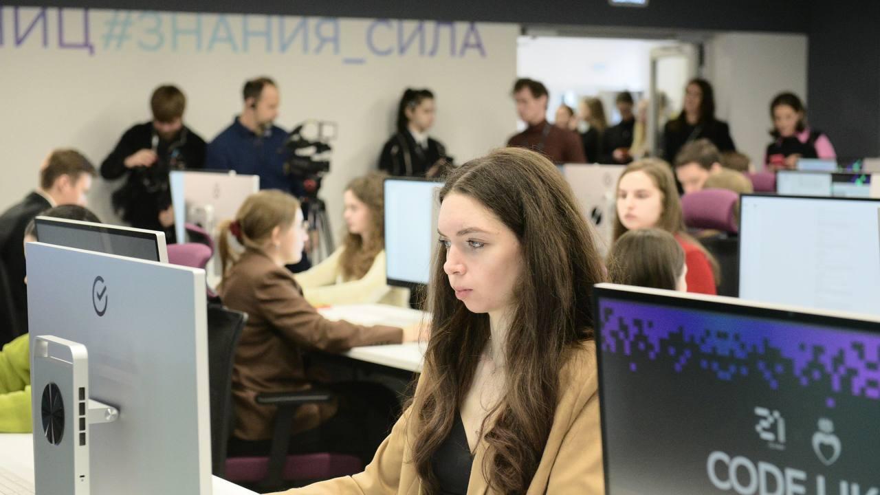 Образование в приоритете: 7,2 млрд рублей взяли на обучение студенты СЗФО в 2025 году