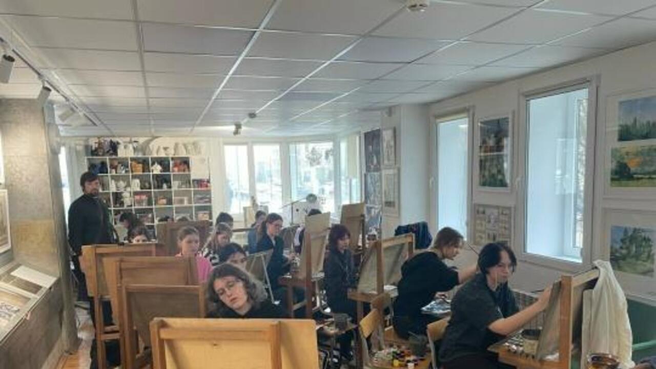 Волшебные кисти — у гатчинских юных художников