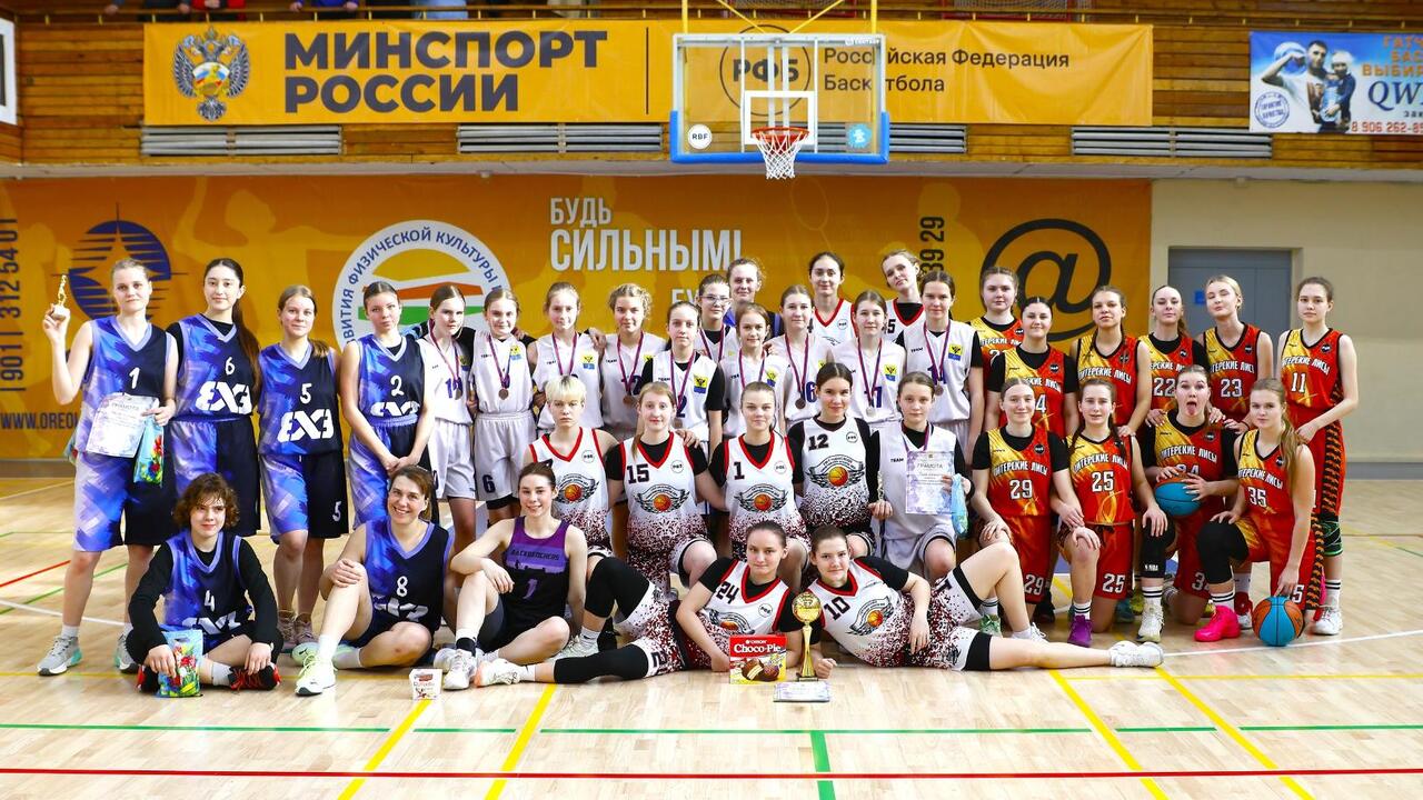 8 марта девушки разыграли  Кубок Гатчинского округа по баскетболу