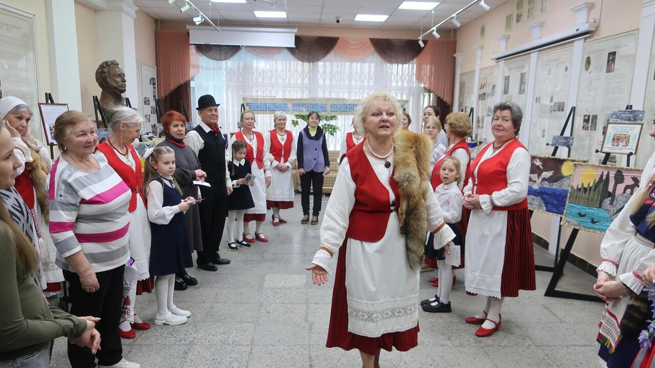 «В рунах калевальских воспевали...»