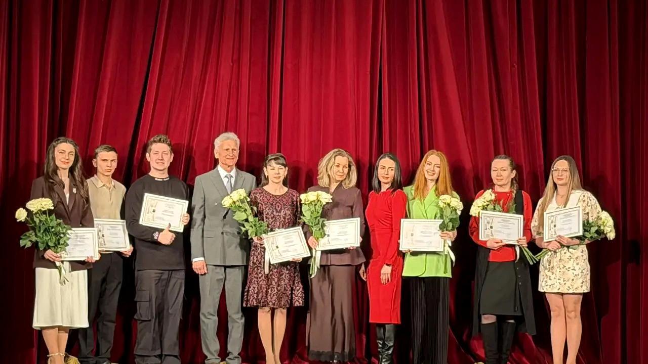 Работники культуры принимают поздравления