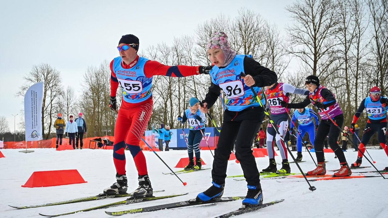 В Гатчине прошли семейные лыжные эстафеты