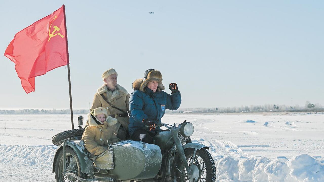 «Недаром Ладога родная дорогой жизни названа»