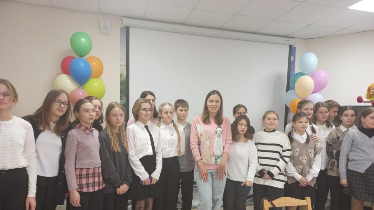 «Маленький человек на планете книг»