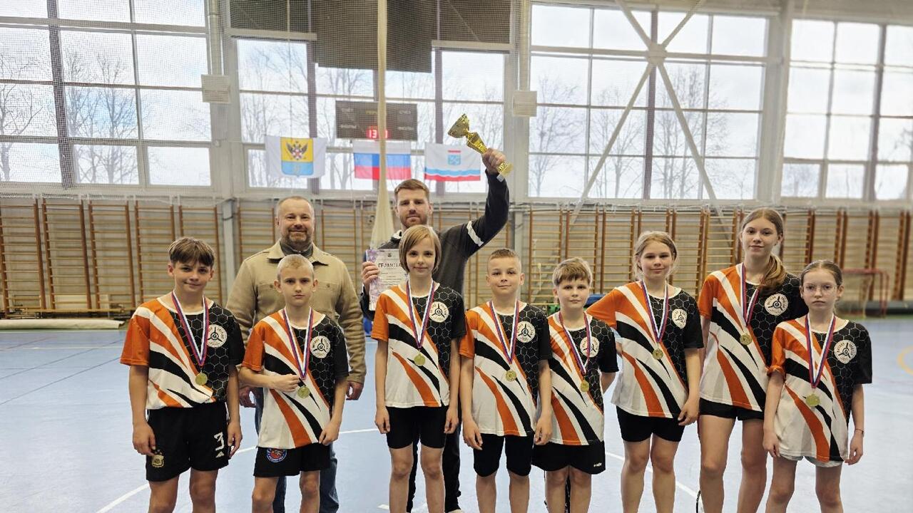 «Высший пилотаж» - победитель турнира по бадминтону