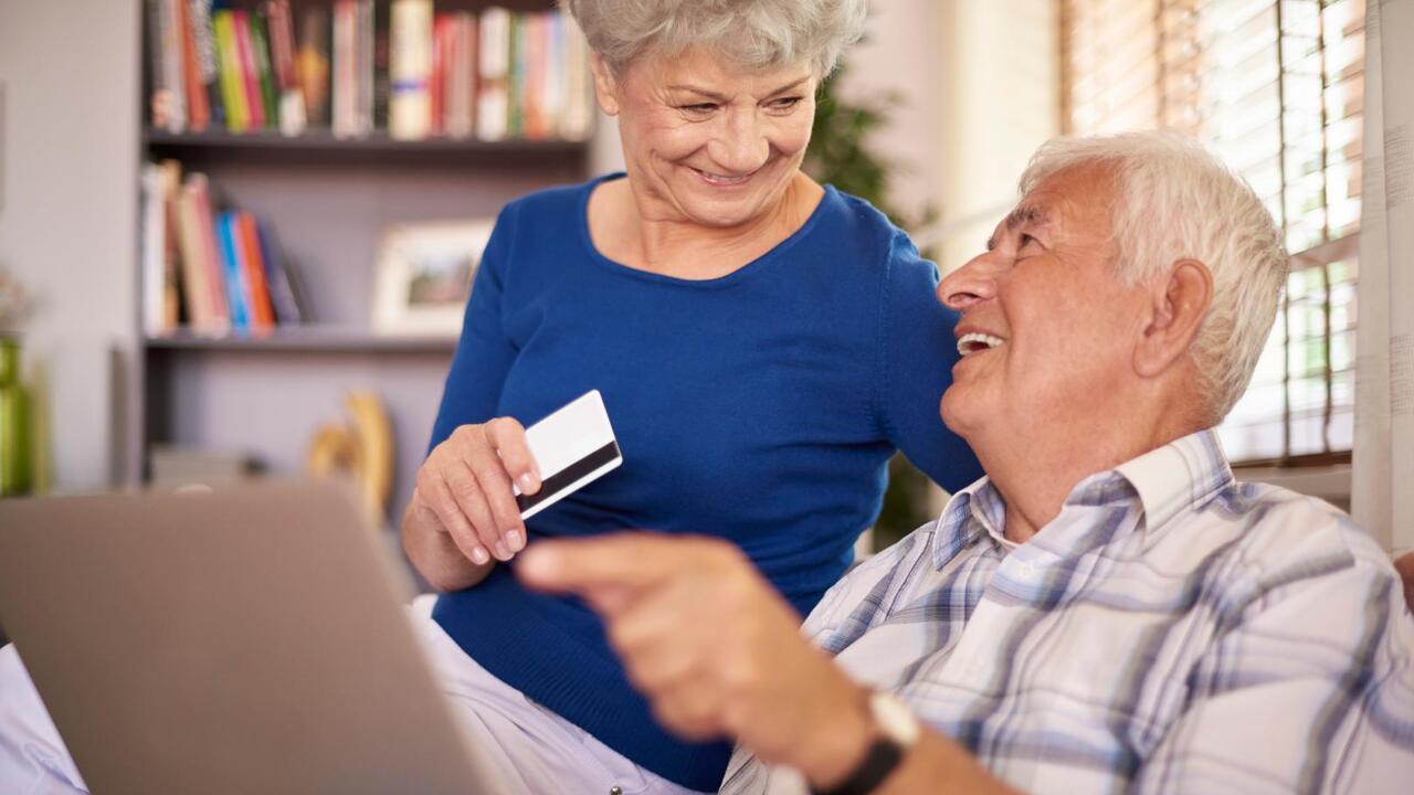 Пенсионеры Северо-Запада оценили преимущества получения пенсий в банке