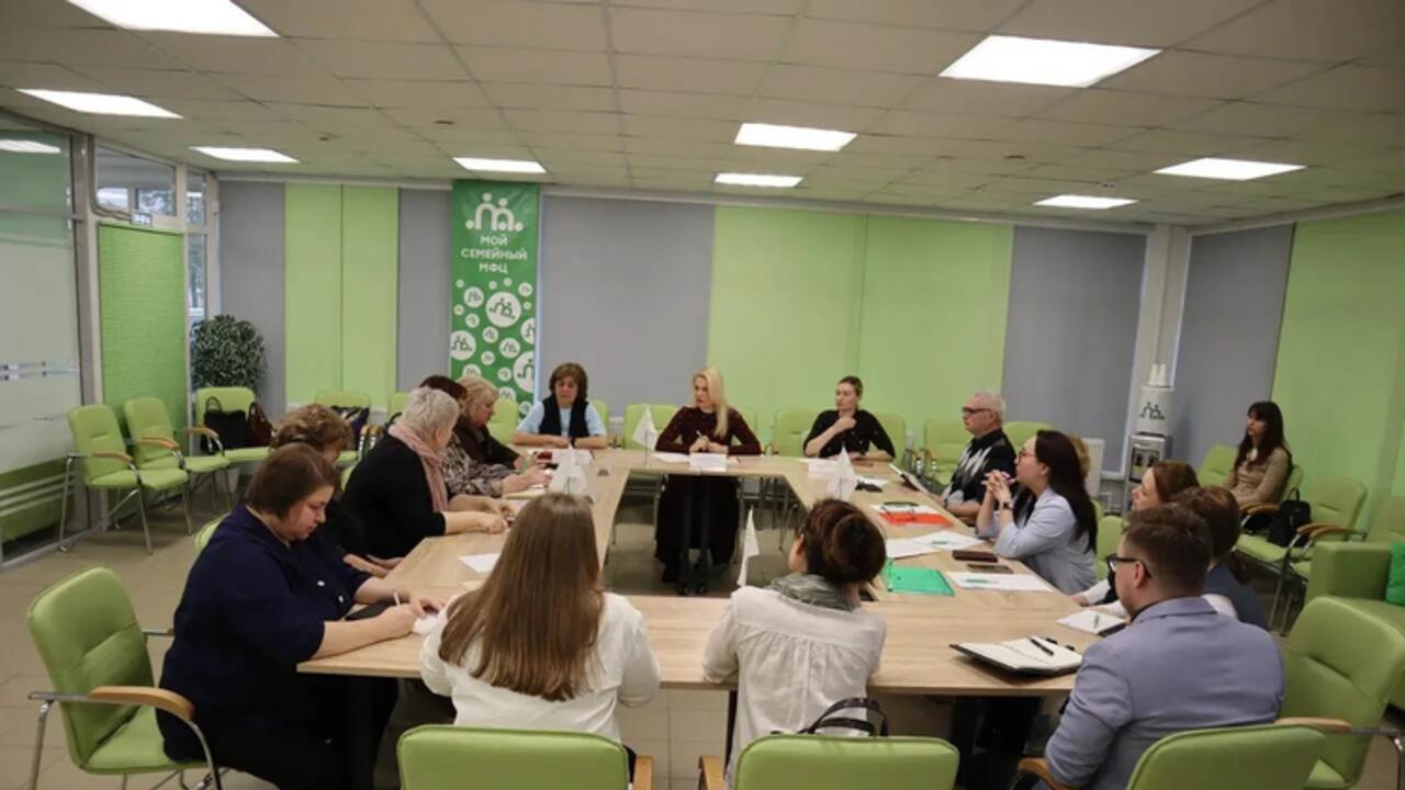 Семейные МФЦ Ленобласти расширяют поддержку беременных и молодых мам