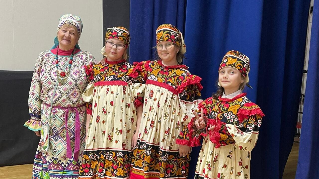 Хоровод поколений в Войсковицах
