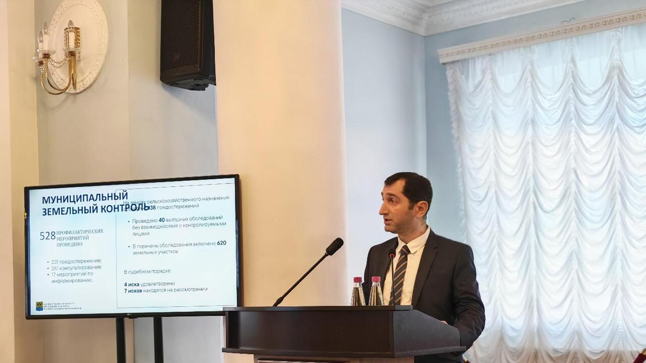 Земля, гаражи, граффити и свалки – под контроль