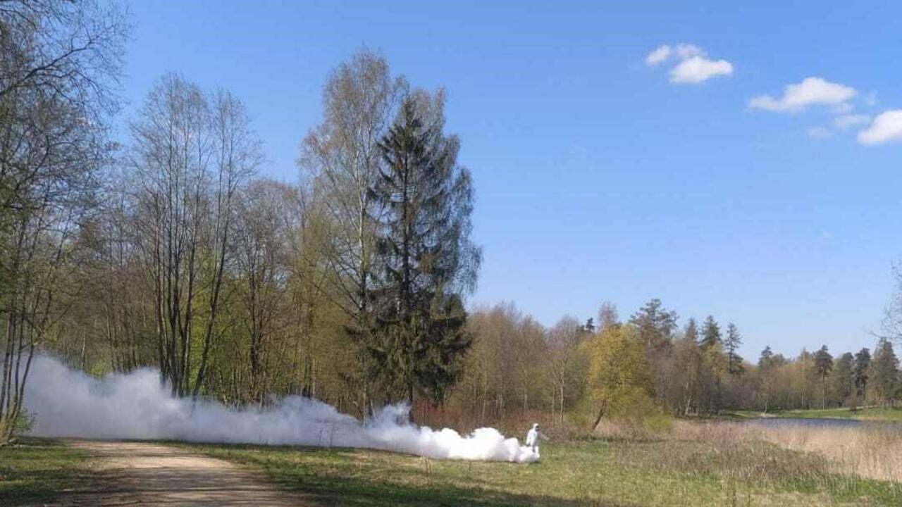 В парках начинается акарицидная обработка
