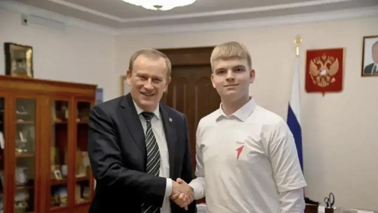 Александр Дрозденко провел встречу с учеником Гатчинской школы
