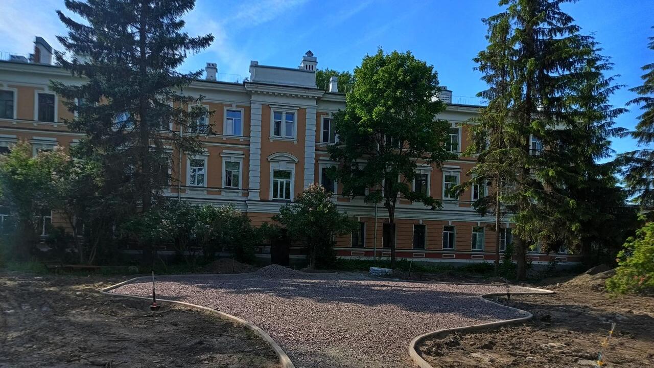 Аллея Павла I преображается