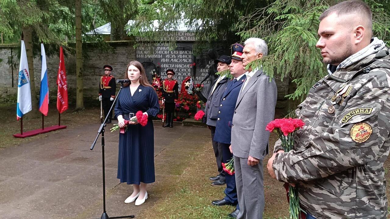 Это нужно – не мёртвым! Это надо – живым!