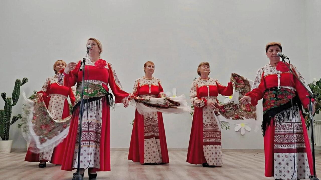 «Серебряные» волонтёры дарят настроение