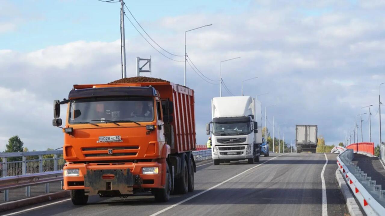 Открыто рабочее движение транспорта по мосту через реку Лугу в Кингисеппском районе
