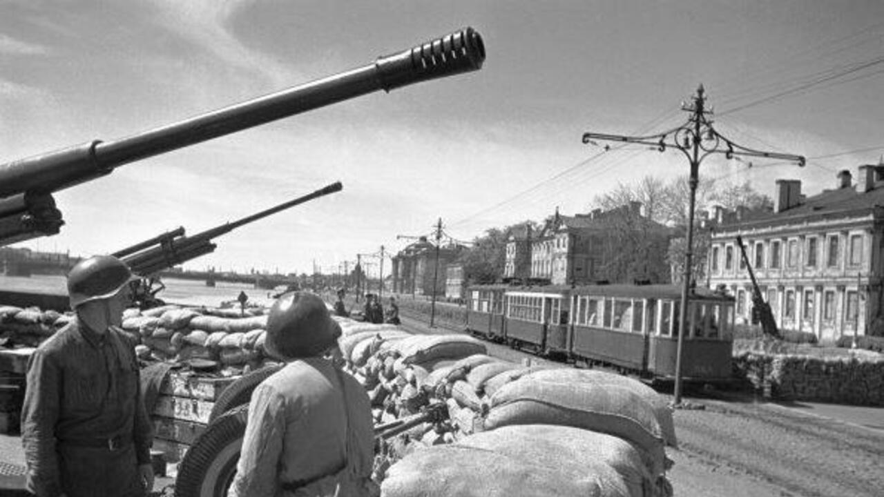 К 85-летию начала блокады Ленинграда: день за днём