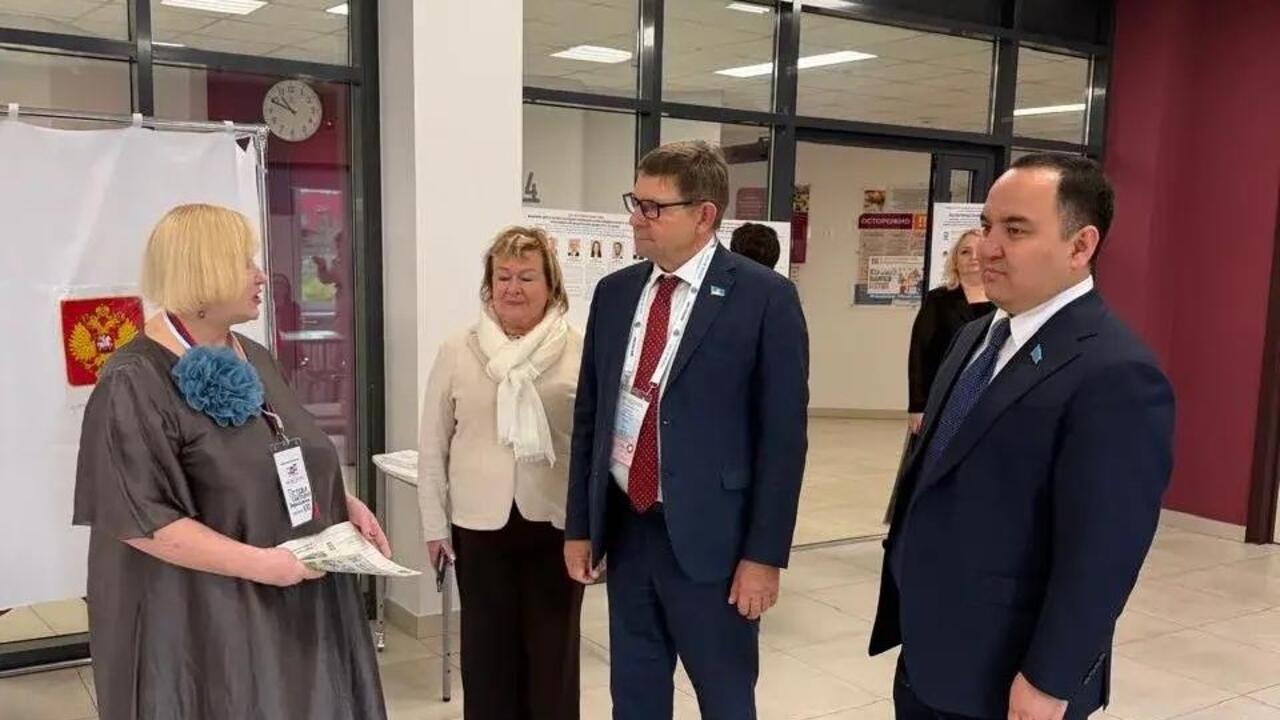 Международные наблюдатели работают в Ленинградской области