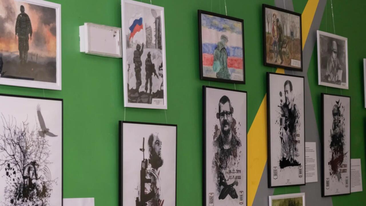 «Российский ген стойкости»: в Ленобласти открылась выставка юных художников