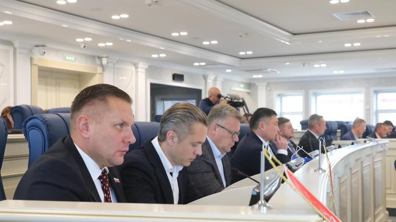 Рабочие органы областного парламента сформированы