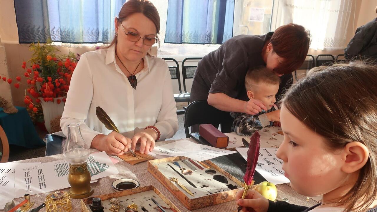 Искусство русской вязи осваивают в Батово